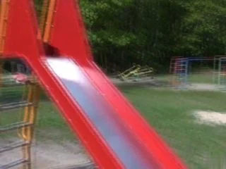 Teeny-Winnie18 – PUBLIC PISSEN AUF DEM SPIELPLATZ screenshot 3