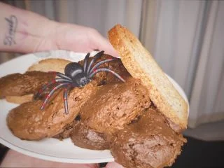 DirtyBetty – Your Shit Lemon Spider Sandwich screenshot 2