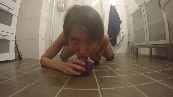 Sara And Dave – Wet And Dildoplay