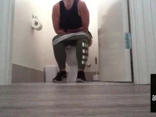Busting To Go To The Toilet After Gym screenshot 2