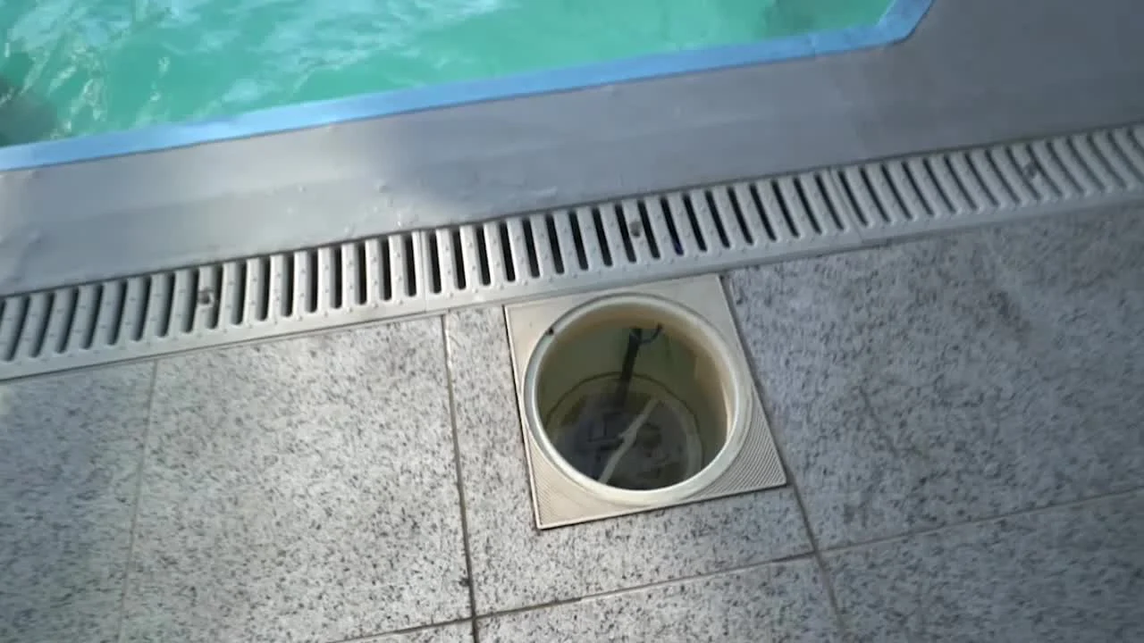 Licky Lex – Pissed By The Pool