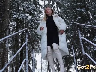 Classy In Snow screenshot 2