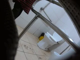 Girlfriends Peeing Together And Discussing screenshot 1