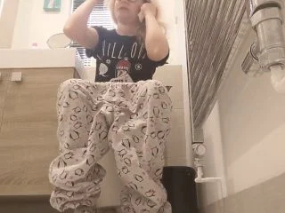 PooGirlSofia – Constipated Poopy Faces With Crackly Farts In Toilet screenshot 2