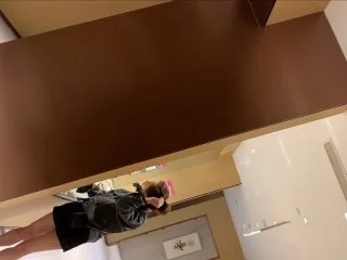 Restroom Of A Hotel Lobby screenshot 2