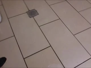 CandieCane – Walmart Bathroom Floor Pee screenshot 7