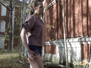 Standing Pissing screenshot 1