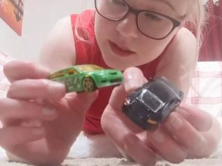PooGirlSofia – MESSY VINTAGE TOY CAR FETISH screenshot 6