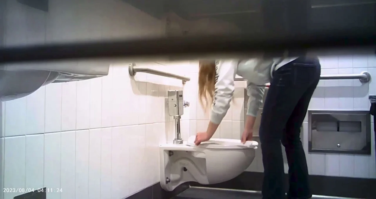 Hot Girls On Student Toilet 11