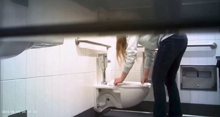 Hot Girls On Student Toilet 11