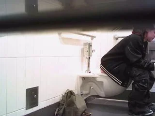 Hot Girls On Student Toilet 11 screenshot 3