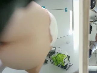 Restroom At An Anime Convention screenshot 3