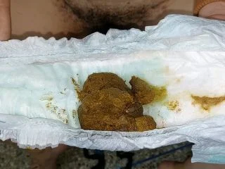 LOVE SCAT CATX – HUGE SHIT IN DIAPERS screenshot 5