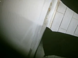 Sneaky Photos Of Beautiful Women Urinating screenshot 5