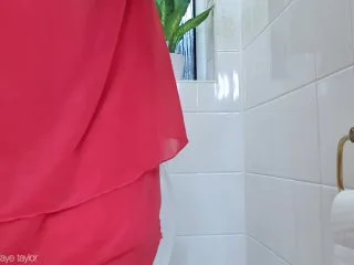 Faye Taylor – Open Leg Toilet Close Up Wetting Peeing screenshot 5