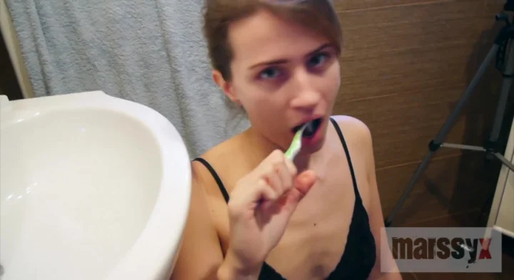 MarssyX – Tooth Cleaning Cum And Piss