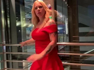 Sophie – Extreme Piss Mess At The Airport screenshot 5