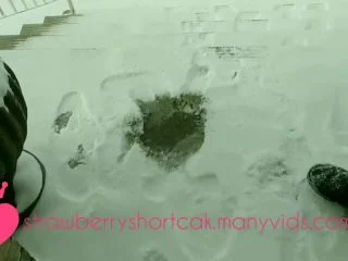 Strawberryshortcak3 – Peeing In The Snow Compilation screenshot 2