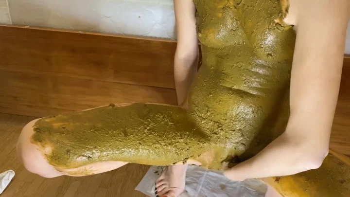 PooGirl – Pooping Doggystyle Smearing The Whole Body Ass And Face Chewing Shit