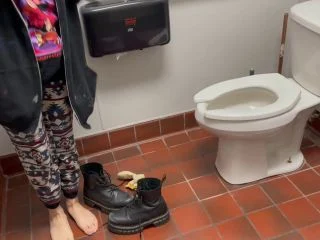 Rardysexuality – Public Piss Collection Of 3 screenshot 3
