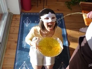 A Show For The Neighbours screenshot 2