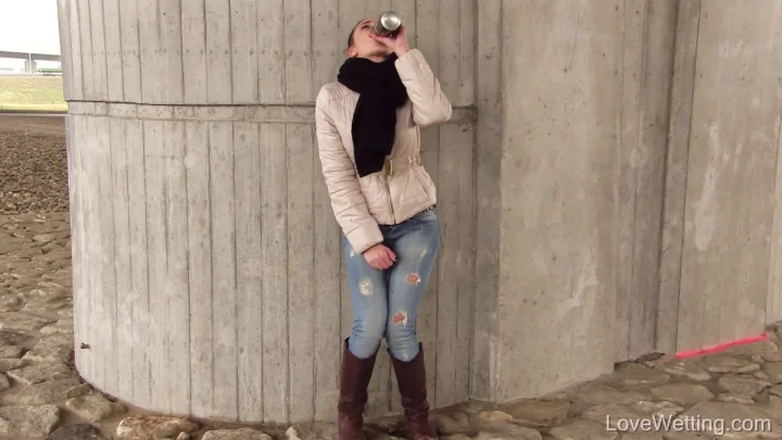 Key Under A Can – Silvia