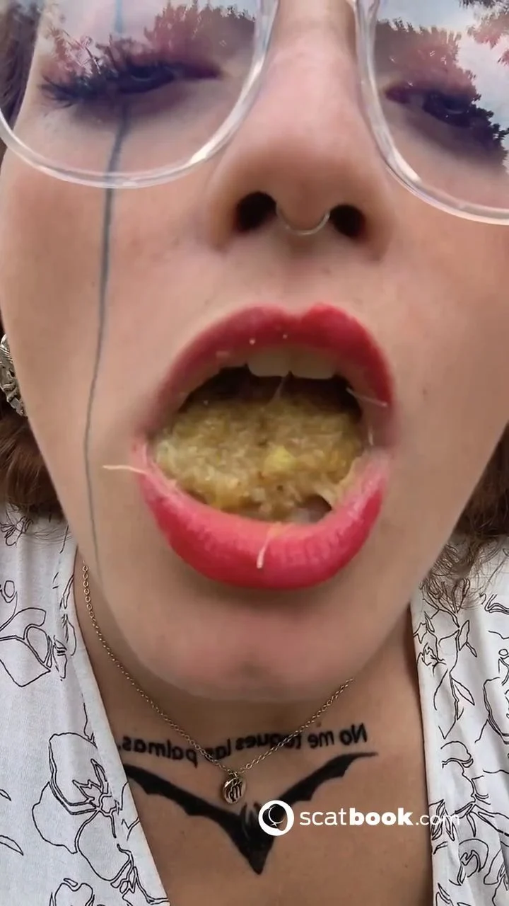 Spanish Beauty Eats Baklava And Takes A Shit In A Glass For You