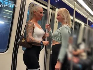 PUBLIC PISS Im Airport – Wir Mussen Beide SOO NoTIG screenshot 1