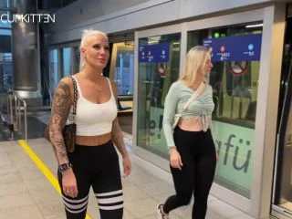 PUBLIC PISS Im Airport – Wir Mussen Beide SOO NoTIG screenshot 2