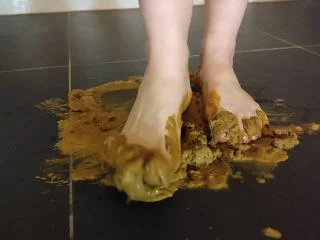 Kitty Skatt – Shitty Feet Play I Love Getting All Dirty screenshot 5