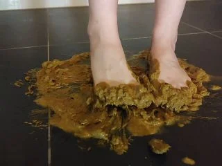 Kitty Skatt – Shitty Feet Play I Love Getting All Dirty screenshot 6