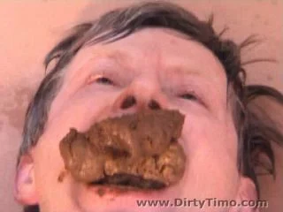 Scatgirl Dana Poop And Pee In Mouth screenshot 3