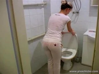 PissChicks-0045 screenshot 1
