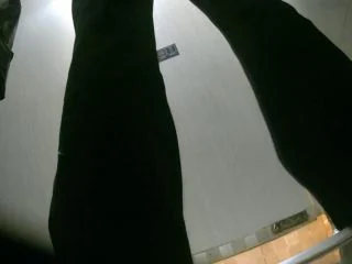Accidentally Wet Her Shoes screenshot 5