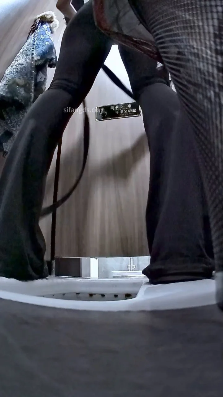 Top Tier Toilet Shots Uncovering Dancers