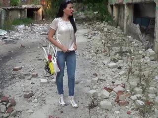 Wildeva – Lost Eva Gets Caught Peeing Outdoor screenshot 4