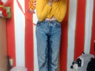Baby Girl Pees Her Pants screenshot 7