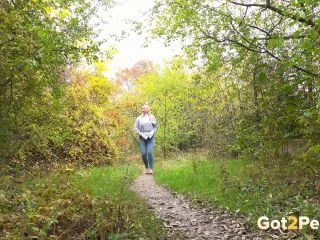 Quickie In The Woods screenshot 1