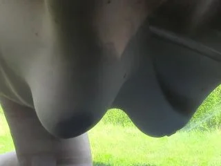 Posing – Spitting And Peeing On A Car screenshot 2