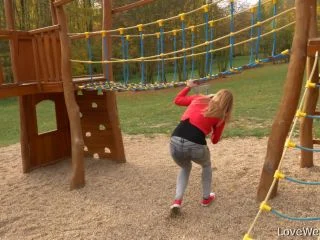 Chrissy Goes Ape – Chrissy Fox screenshot 2