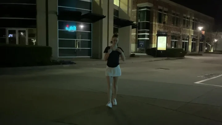 Peachypoppy – VERY Public Panty Wetting