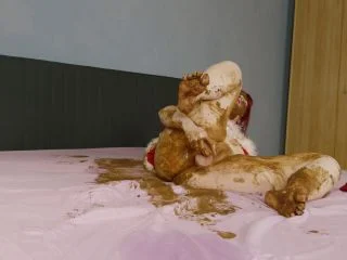 Lyndra Lynn – Christmas Panty Filling screenshot 4