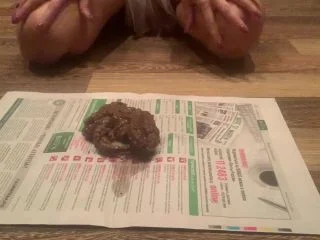Lily – Shit On The Newspaper screenshot 7