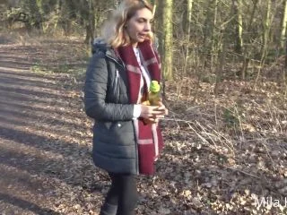 Mila Hase – Omg – Fast Erwischt – Mein Outdoor Piss – Erlebnis screenshot 1