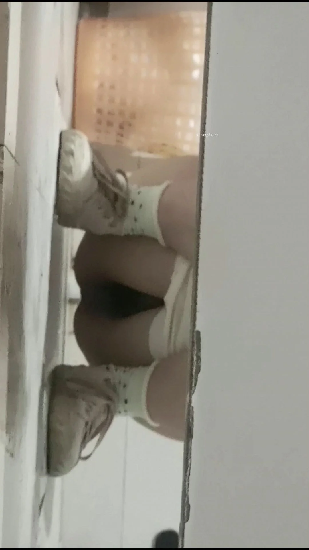 Peeing While Shopping On A Pedestrian Street2