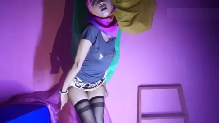 Amateur – Most Wanted Video Hijab Scat Girl