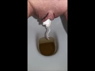 GutsOfLady – Me Peeing And Tampon Ejaculation screenshot 2