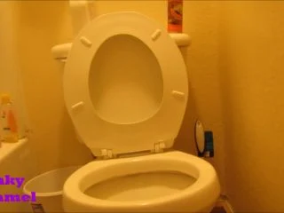 GoddessKinkyCaramel – Kinky Caramel On The Toilet screenshot 3