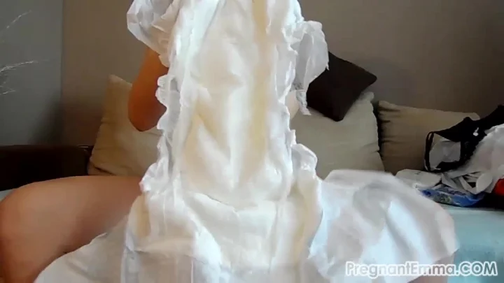 28 Weeks Pregnant – Hard Day At Work In Heavy Wet Diaper