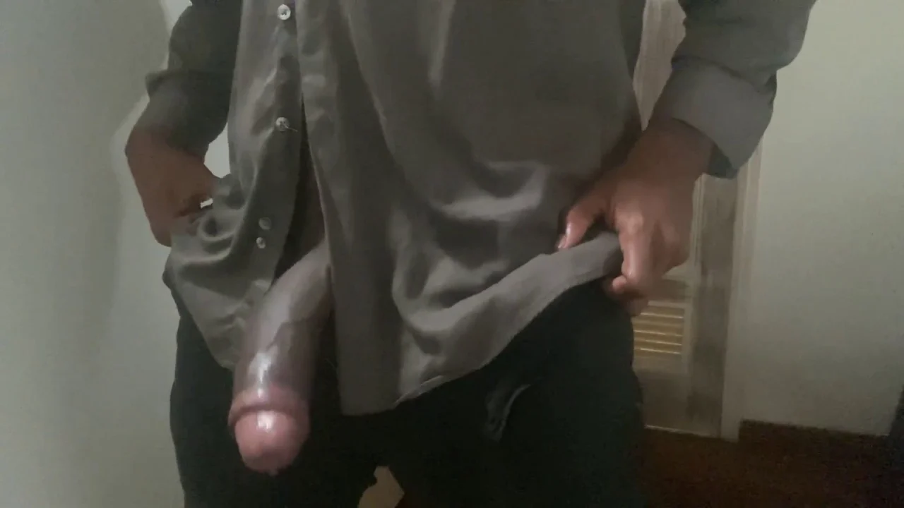 DESPERATE PISS AT THE OFFICE